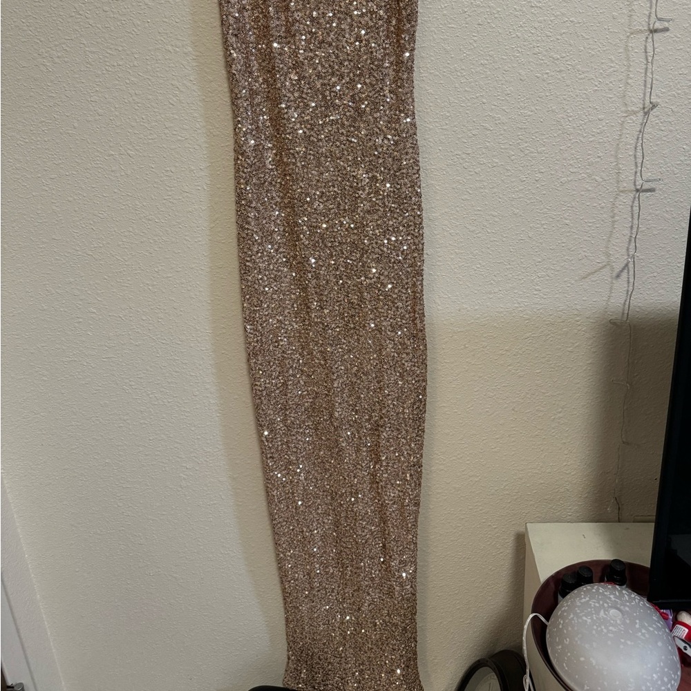 Women’s champagne formal dress😍💛